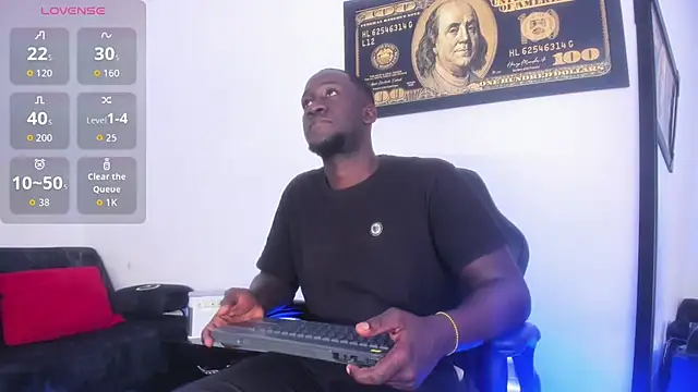 Snapshot of lucas_manzon chatting on December 2, 2025, 3:51 pm lucas manzon online show from December 2, 2025, 3:51 pm