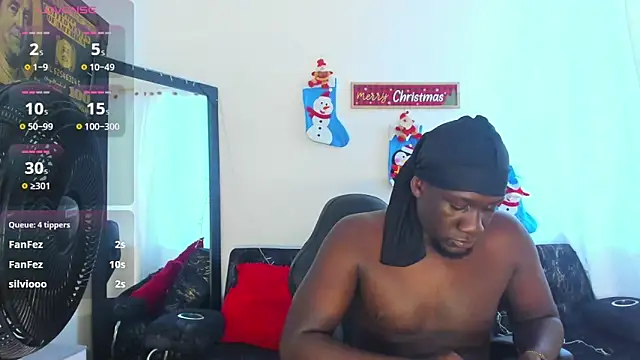 Snapshot of lucas_manzon chatting on December 13, 2025, 7:53 pm lucas manzon online show from December 13, 2025, 7:53 pm