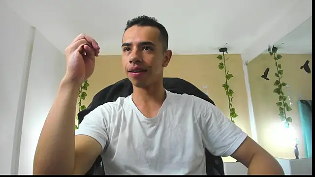 Muscle Scott online show from October 23, 2025, 12:26 pm