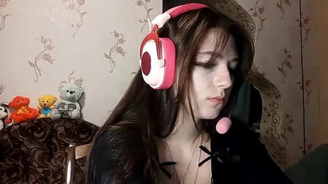 Sophiecuttie online show from October 14, 2025, 3:35 pm