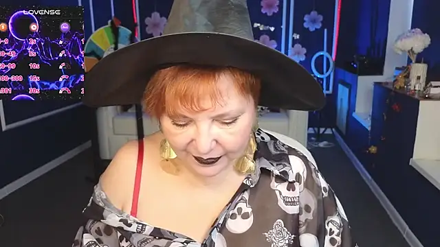 Snapshot of Kira_Kenett chatting on October 26, 2025, 8:42 am Kira Kenett online show from October 26, 2025, 8:42 am