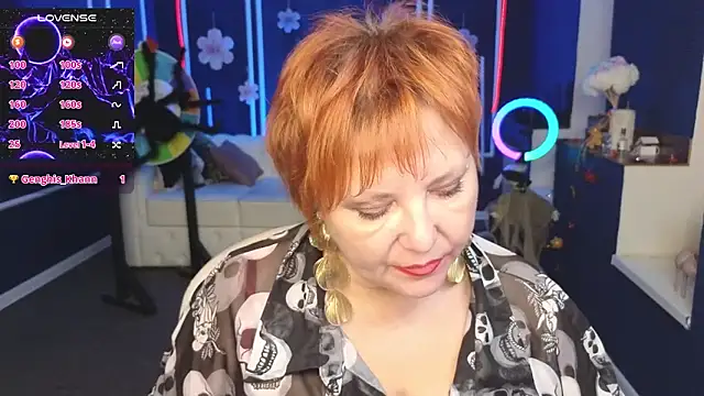 Snapshot of Kira_Kenett chatting on October 27, 2025, 5:50 pm Kira Kenett online show from October 27, 2025, 5:50 pm