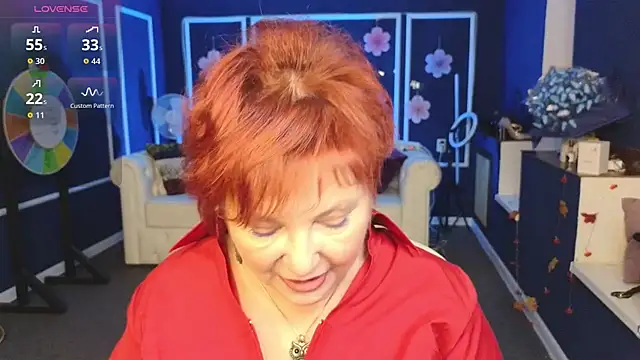 Snapshot of Kira_Kenett chatting on November 18, 2025, 5:12 am Kira Kenett online show from November 18, 2025, 5:12 am