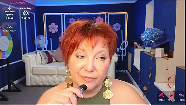 Snapshot of Kira_Kenett chatting on November 24, 2025, 6:02 am Kira Kenett online show from November 24, 2025, 6:02 am