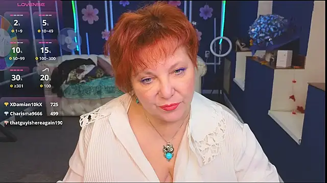 Snapshot of Kira_Kenett chatting on December 2, 2025, 7:03 am Kira Kenett online show from December 2, 2025, 7:03 am