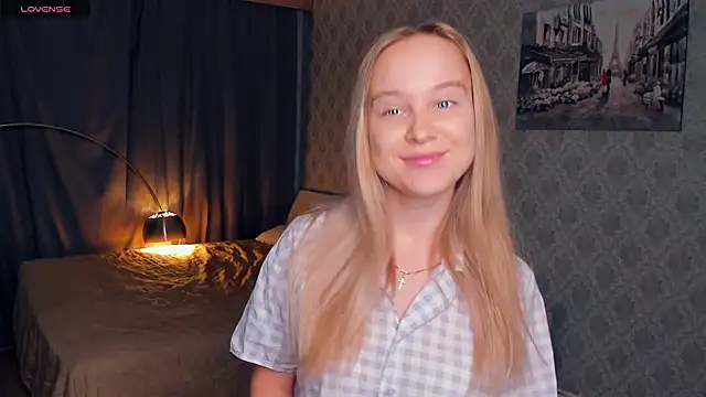 Snapshot of SoonMoor chatting on November 3, 2025, 6:09 pm SoonMoor online show from November 3, 2025, 6:09 pm