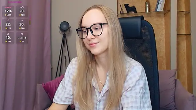 Snapshot of SoonMoor chatting on November 29, 2025, 7:06 pm SoonMoor online show from November 29, 2025, 7:06 pm