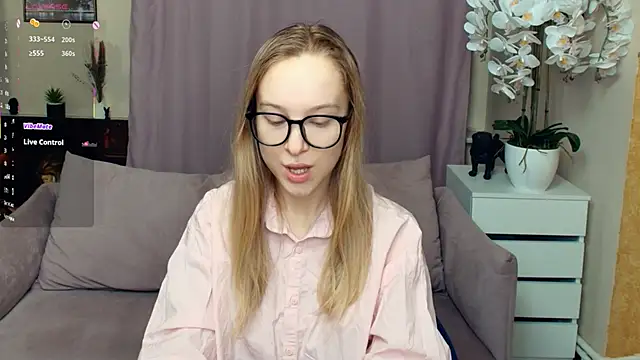 SoonMoor online show from February 1, 2026, 6:50 pm