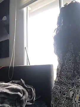 Snapshot of Paris_11 chatting on November 15, 2025, 12:45 pm Paris 11 online show from November 15, 2025, 12:45 pm