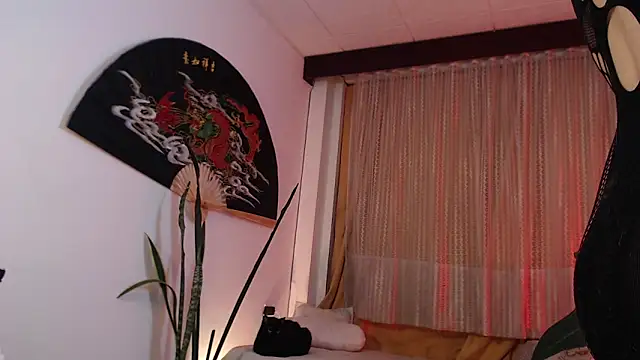 Ellyuwuw online show from March 19, 2026, 12:36 am