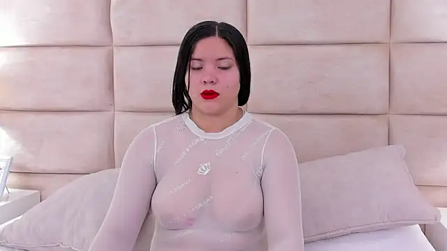 NahiaMonet online show from October 29, 2025, 10:28 am