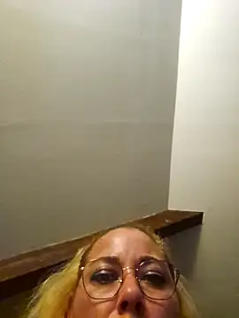 Snapshot of misscokine666 chatting on October 3, 2025, 6:27 pm misscokine666 online show from October 3, 2025, 6:27 pm