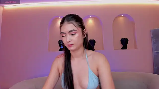 LucyWeiss  online show from October 16, 2025, 8:10 pm