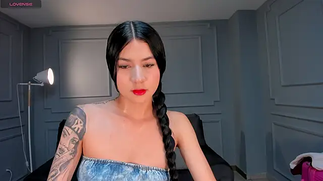 LaurentConnor online show from November 5, 2025, 3:28 am