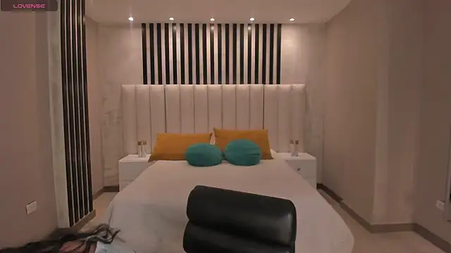 Snapshot of LaurentConnor chatting on November 14, 2025, 3:38 am LaurentConnor online show from November 14, 2025, 3:38 am