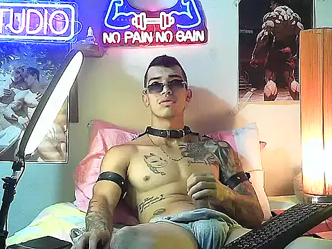 Snapshot of Strongcockfitness chatting on September 23, 2025, 5:38 pm Strongcockfitness online show from September 23, 2025, 5:38 pm