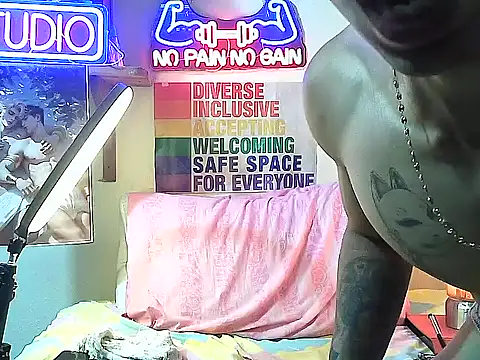 Snapshot of Strongcockfitness chatting on September 26, 2025, 5:28 pm Strongcockfitness online show from September 26, 2025, 5:28 pm