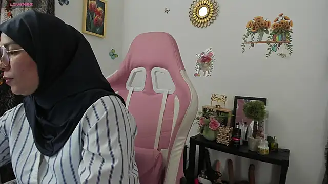 Snapshot of dalila_kemur chatting on June 12, 2026, 3:33 pm dalila kemur online show from June 12, 2026, 3:33 pm