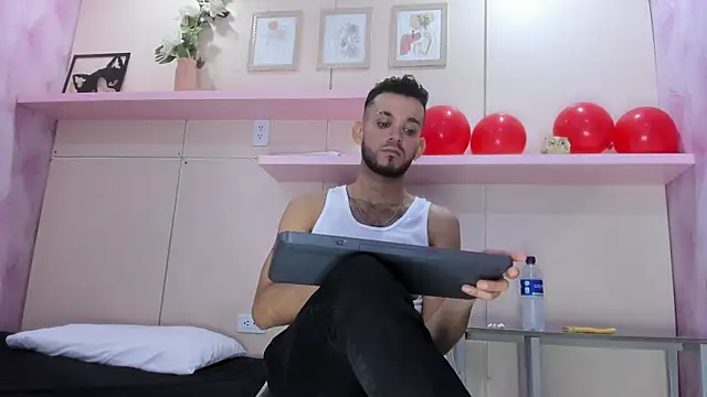 Snapshot of EthanGrey chatting on February 14, 2026, 4:26 pm EthanGrey online show from February 14, 2026, 4:26 pm