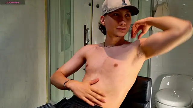 Snapshot of enzo_steel chatting on September 28, 2025, 9:53 pm enzo steel online show from September 28, 2025, 9:53 pm