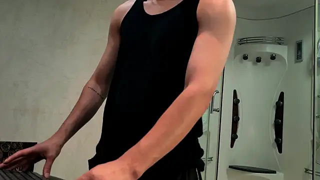 Snapshot of enzo_steel chatting on November 28, 2025, 4:20 pm enzo steel online show from November 28, 2025, 4:20 pm