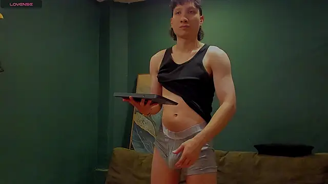 Snapshot of enzo_steel chatting on December 13, 2025, 9:53 pm enzo steel online show from December 13, 2025, 9:53 pm