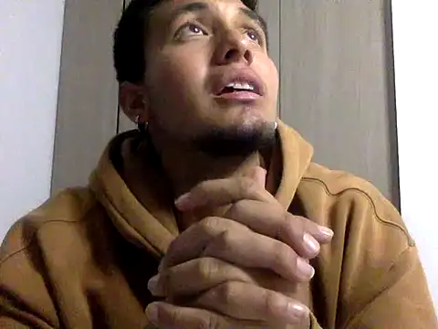 KianxxTeach online show from September 15, 2025, 7:41 am