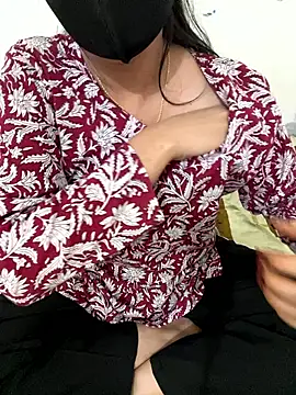 Sex Queen aaraya online show from April 8, 2026, 3:56 pm