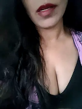 Deepa Sharma143 online show from October 22, 2025, 2:01 am