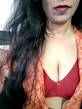 Snapshot of Deepa_Sharma143 chatting on March 4, 2026, 1:44 am Deepa Sharma143 online show from March 4, 2026, 1:44 am