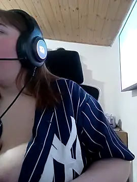 bellita13 online show from September 26, 2025, 5:28 pm