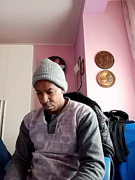 estrogeni online show from January 12, 2026, 10:20 am