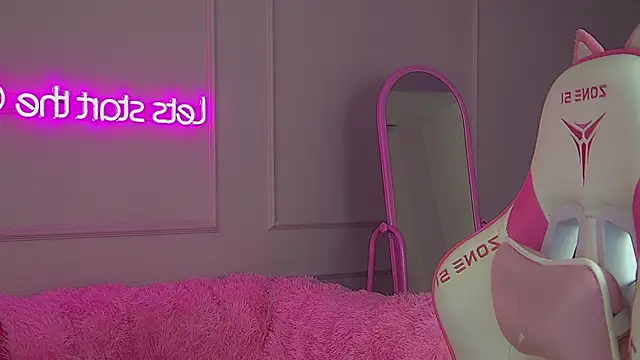 Snapshot of AgataFoxley chatting on November 24, 2025, 7:35 pm AgataFoxley online show from November 24, 2025, 7:35 pm