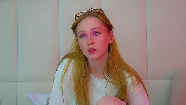 Snapshot of AgataFoxley chatting on November 30, 2025, 6:28 am AgataFoxley online show from November 30, 2025, 6:28 am