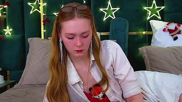 Snapshot of AgataFoxley chatting on December 4, 2025, 6:16 pm AgataFoxley online show from December 4, 2025, 6:16 pm