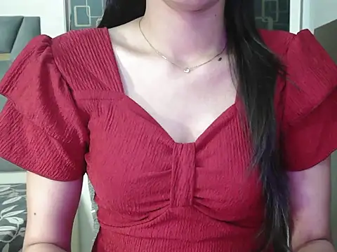 cute seemu online show from May 13, 2026, 2:42 am
