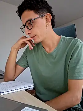 STEVAN RXX online show from October 10, 2025, 9:36 pm