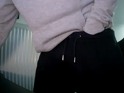 Snapshot of Xfroska chatting on September 29, 2025, 9:08 pm Xfroska online show from September 29, 2025, 9:08 pm