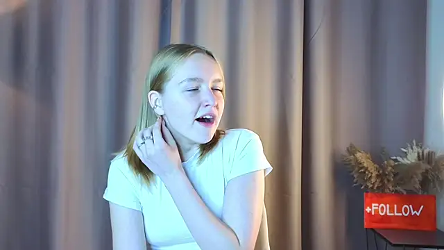 VinnieSerrano online show from September 11, 2025, 1:00 pm