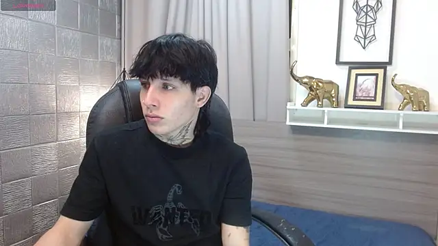 Iantwink18 online show from November 6, 2025, 5:47 pm