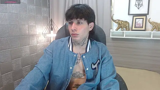 Iantwink18 online show from November 9, 2025, 9:02 pm