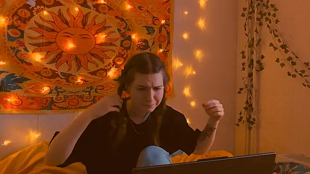 AliceCUNTach online show from February 25, 2026, 5:06 am