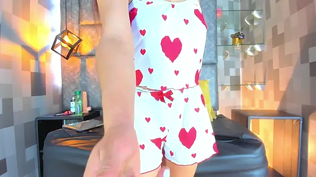 Emily Mitchell online show from November 26, 2025, 8:54 pm