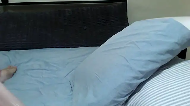 aussiepeaches online show from December 18, 2025, 1:44 am