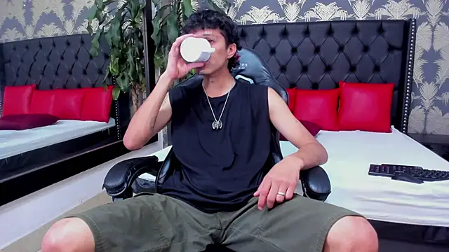 Lean Portman online show from April 22, 2026, 3:02 pm