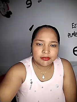 Snapshot of Angelly_ricura chatting on December 17, 2025, 6:14 pm Angelly ricura online show from December 17, 2025, 6:14 pm