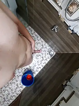 winter0cold  online show from October 10, 2025, 7:07 am