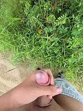 winter0cold  online show from October 27, 2025, 2:37 am