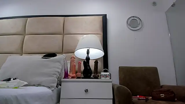 Sweet Lucianaa online show from November 28, 2025, 8:11 pm