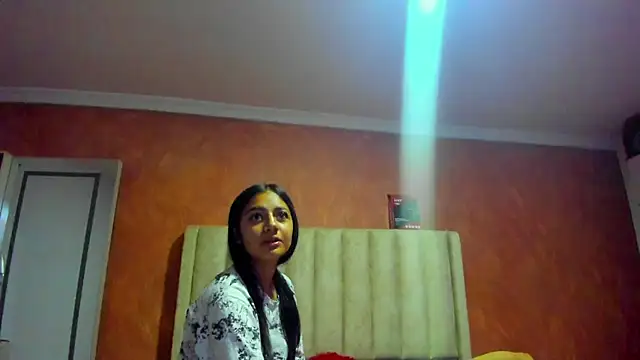 Snapshot of Naomi_205 chatting on November 19, 2025, 2:22 am Naomi 205 online show from November 19, 2025, 2:22 am